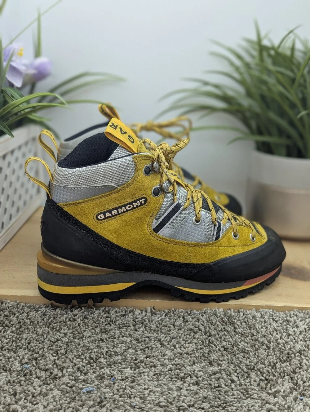 garmont $250 retail